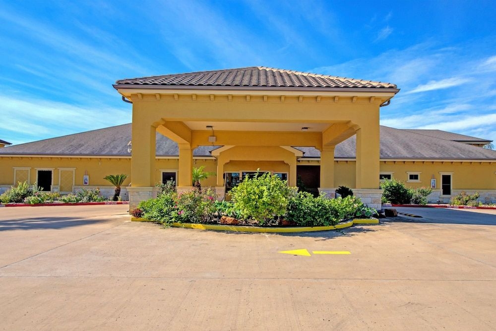 Weslaco Inn4