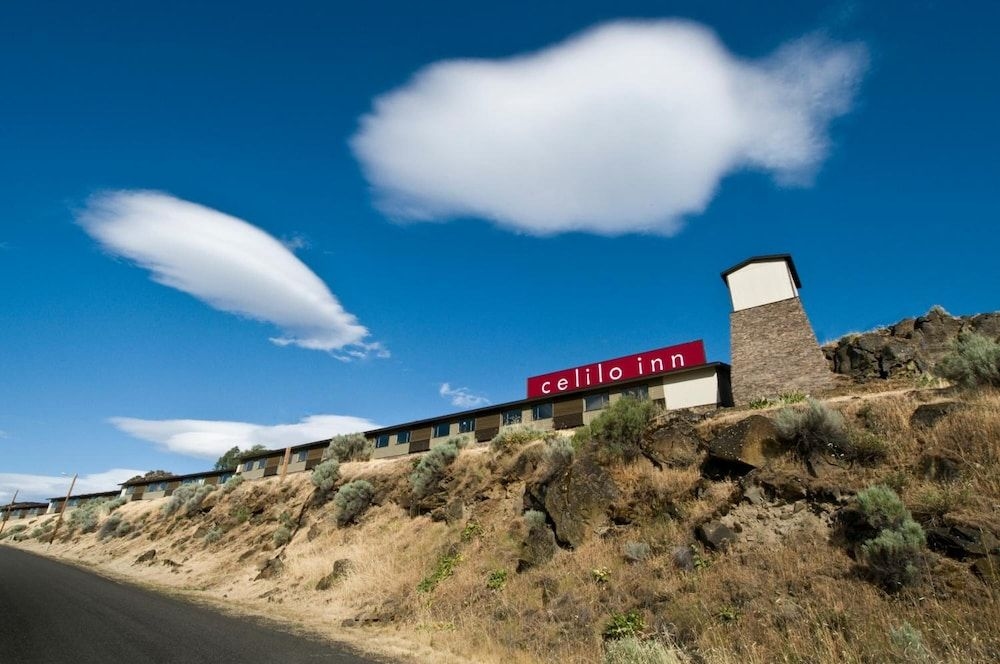 CELILO INN4