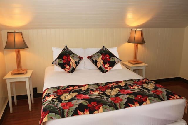 Cast Cottage, 2 Bedroom, Ocean View (King + Queen or King + 2 Twins)