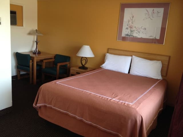 Standard Room, 1 Queen Bed, Non Smoking