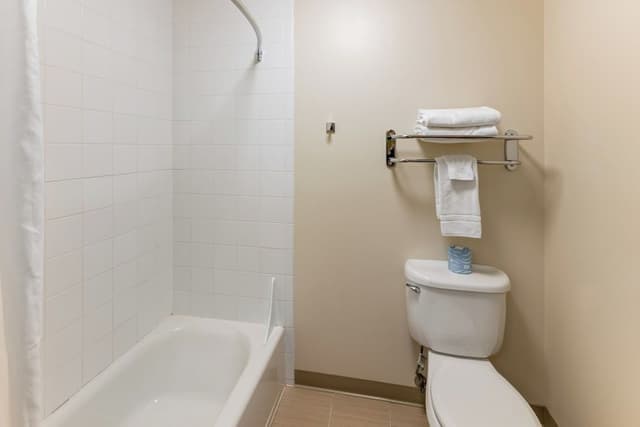 Deluxe Suite, 2 Queen Beds, Air conditioning