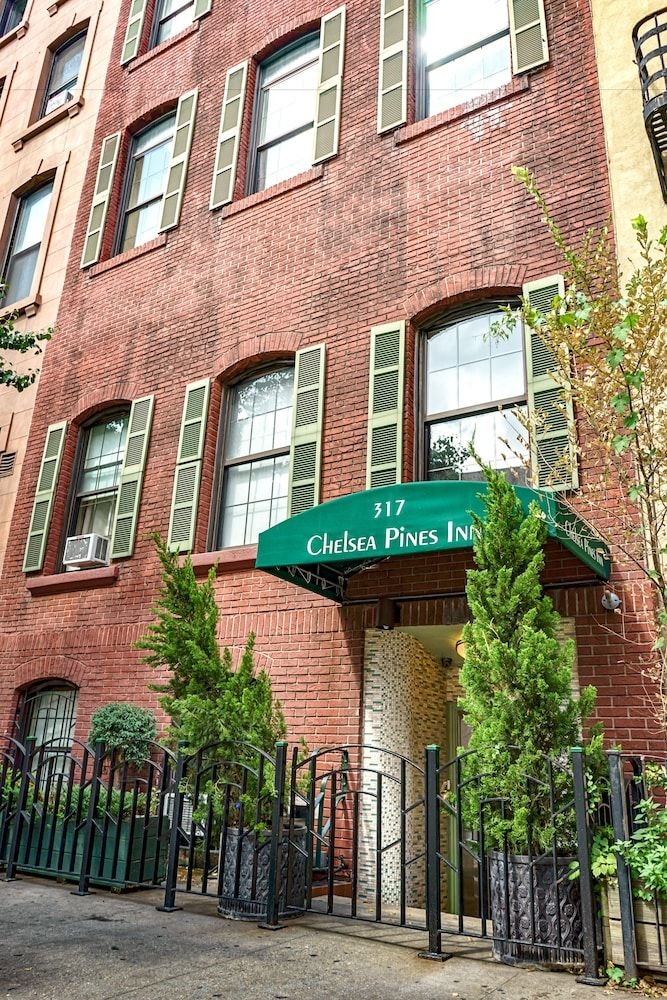 CHELSEA PINES INN0