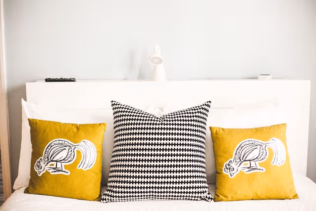 Double Room, 1 Queen Bed, Private Bathroom (Chicken Room)