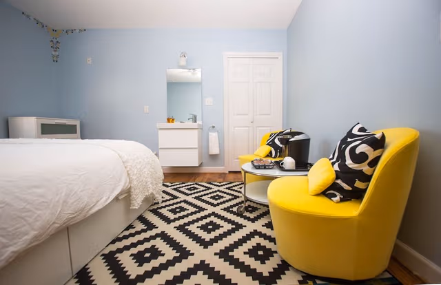 Double Room, 1 Queen Bed, Private Bathroom (Chicken Room)