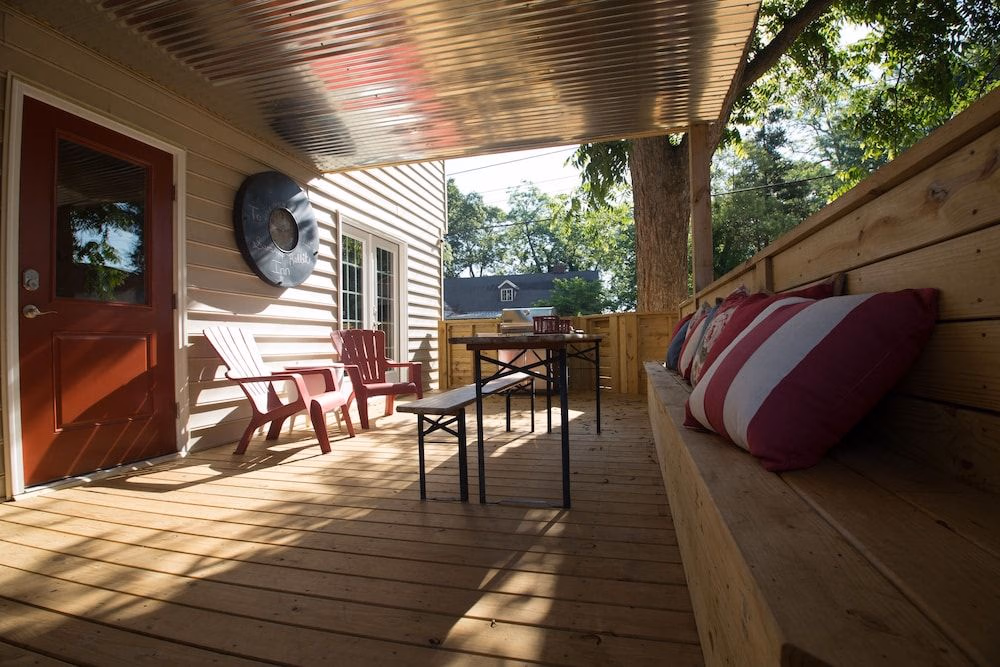 Swamp Rabbit Inn0