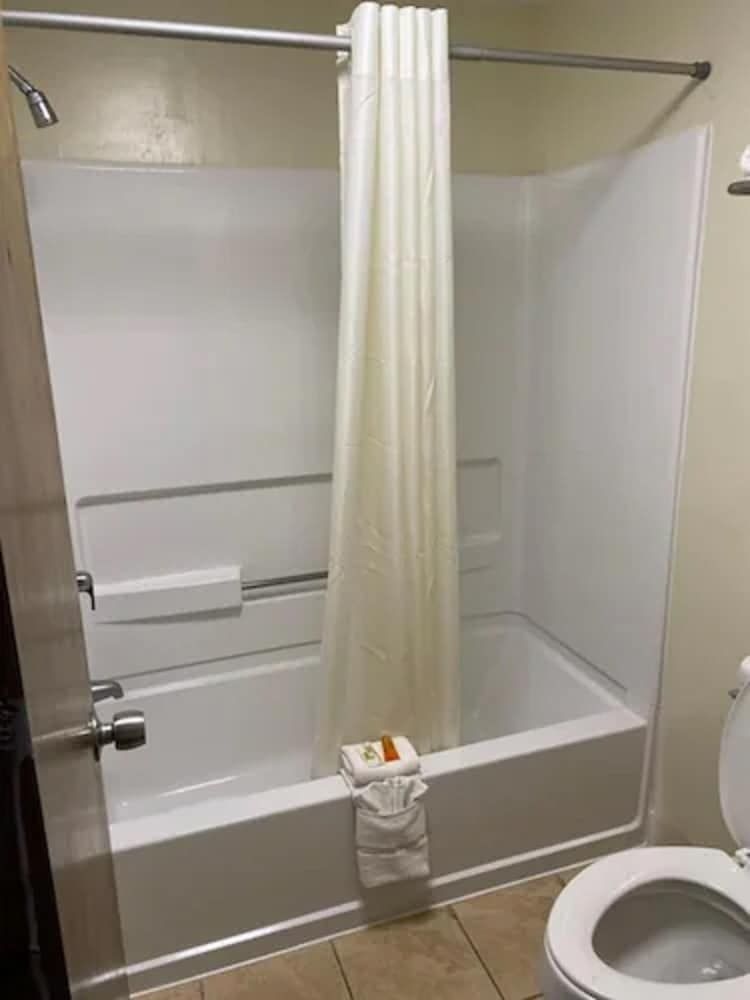 KNIGHTS INN & SUITES HAVELOCK1