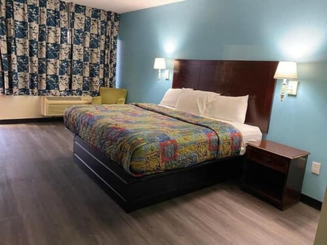 Standard Room, 1 King Bed