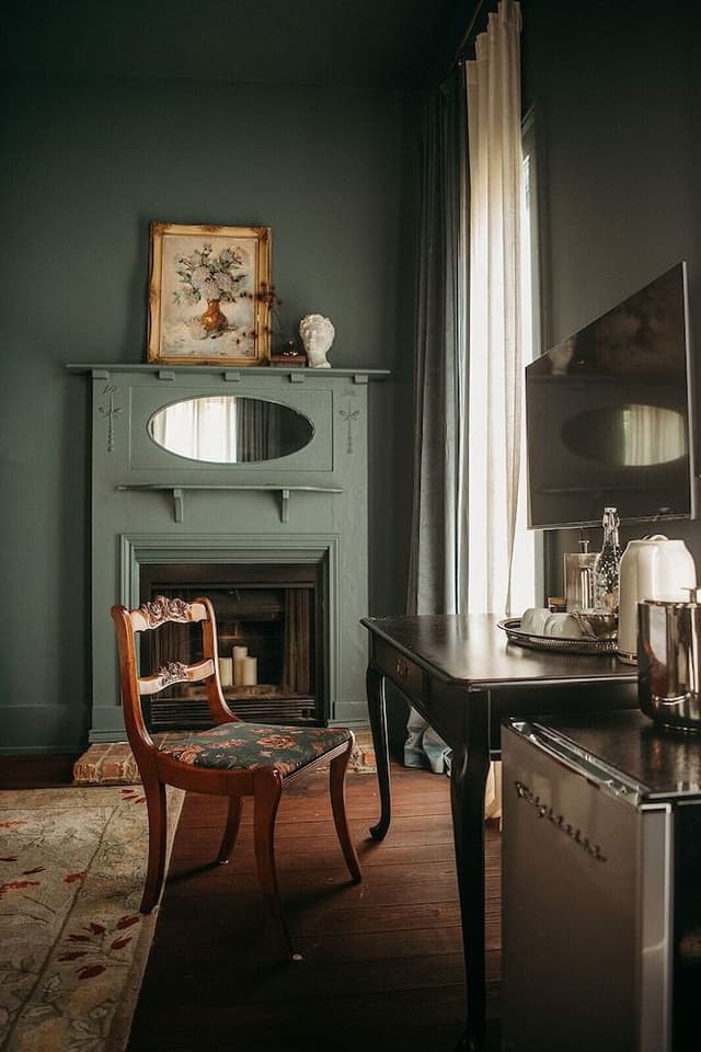 Classic Room, 1 Queen Bed