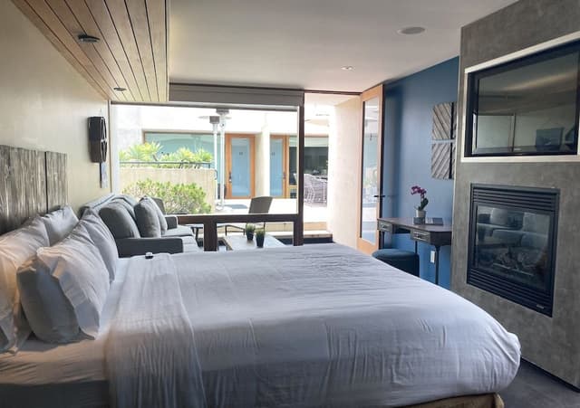 Deluxe Room, 1 King Bed (North Building)