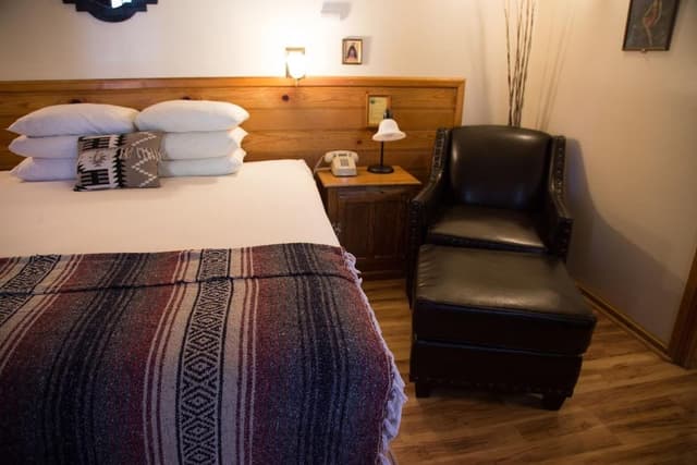 Cottage, 1 Queen Bed, Fireplace