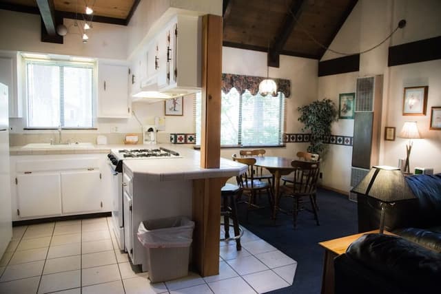 Family Cabin, 2 Double Beds with Fireplace