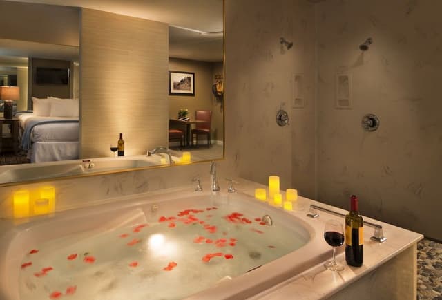 Deluxe Spa King