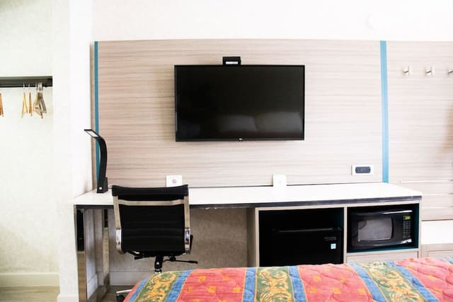 Deluxe Room, 1 King Bed