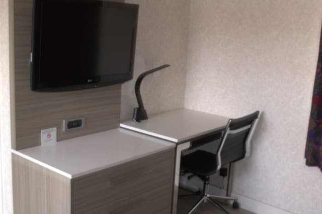 Deluxe Room, 1 King Bed