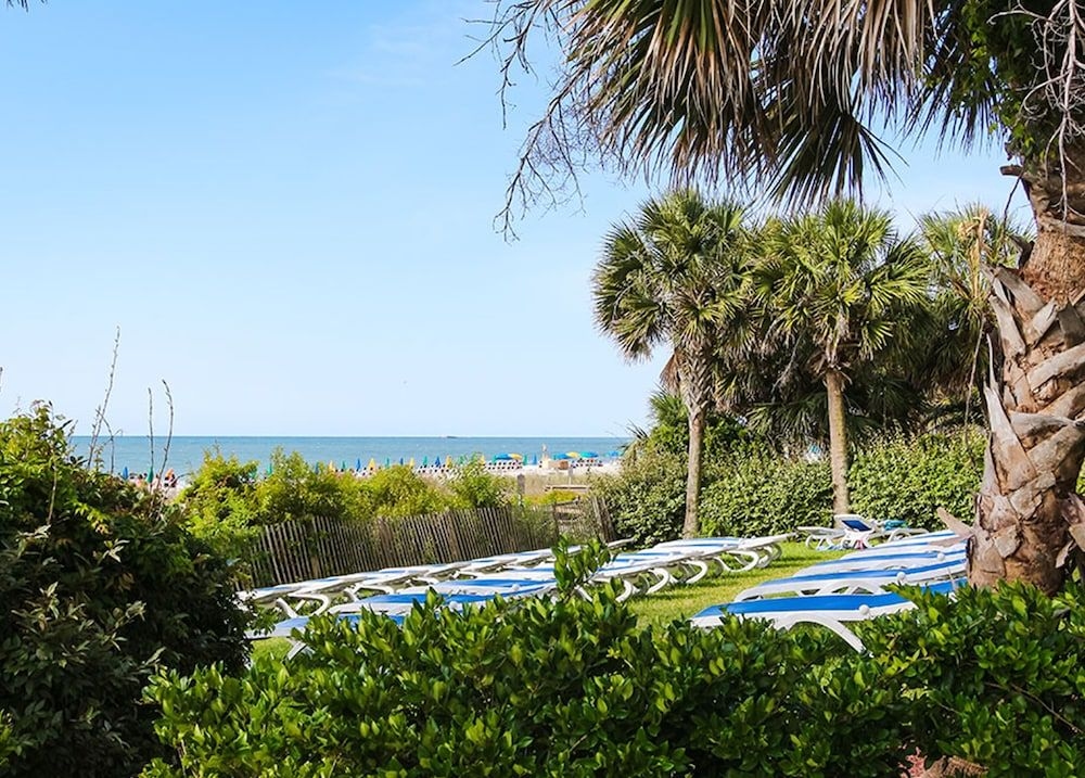 Schooner II Beach & Racquet Club4