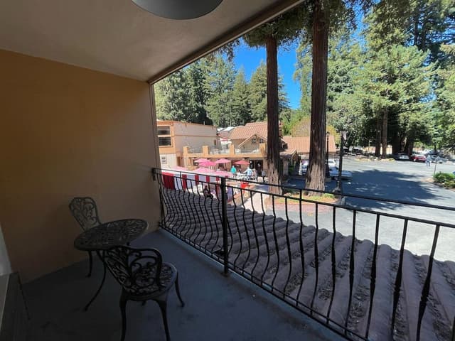 2 Double Bed with Balcony Accessible