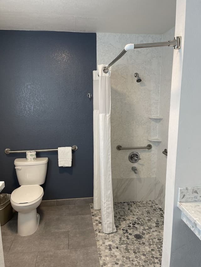 2 Double Bed with Balcony Accessible