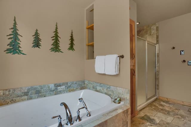 Luxury Cabin, 1 King Bed, Hot Tub, Mountain View