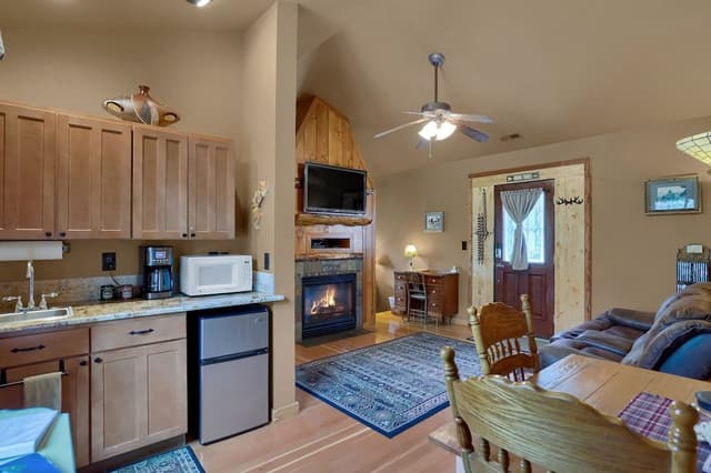 Luxury Cabin, 1 King Bed, Hot Tub, Mountain View