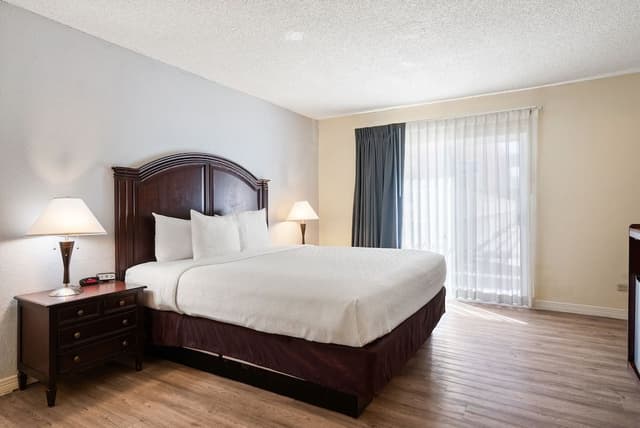 Single Room, Pool Access