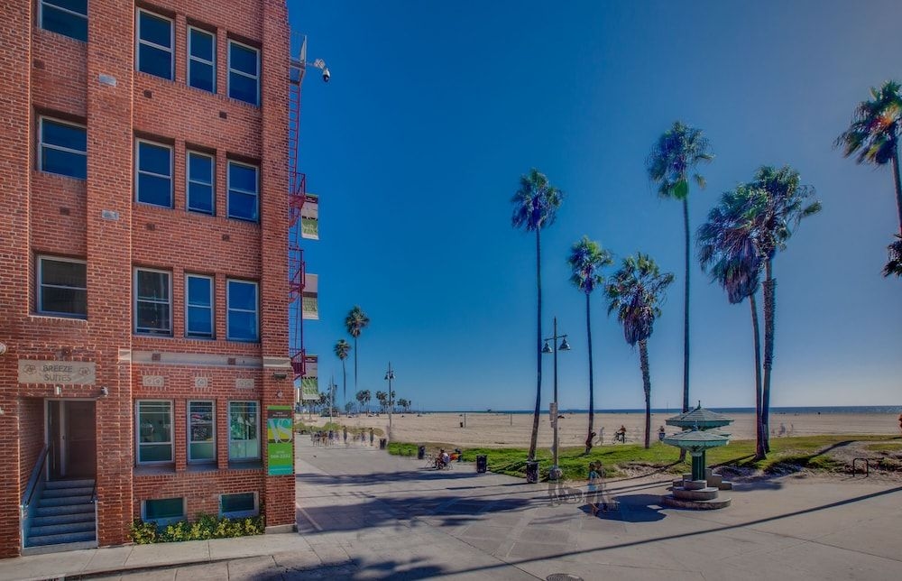 Venice Breeze Suites4