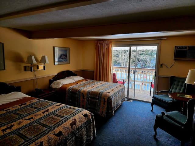 Standard Double Room, 2 Double Beds, Ensuite, River View (Deluxe Room 2 Double)