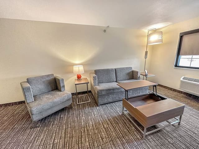 Deluxe Suite