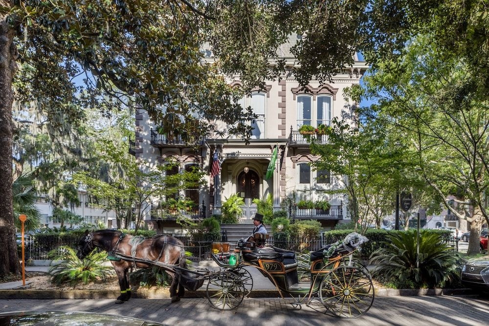 HAMILTON TURNER INN0