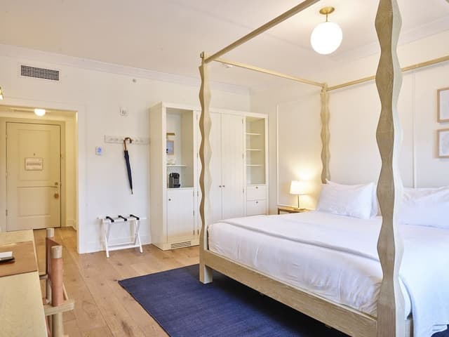Room, 1 King Bed (Town)