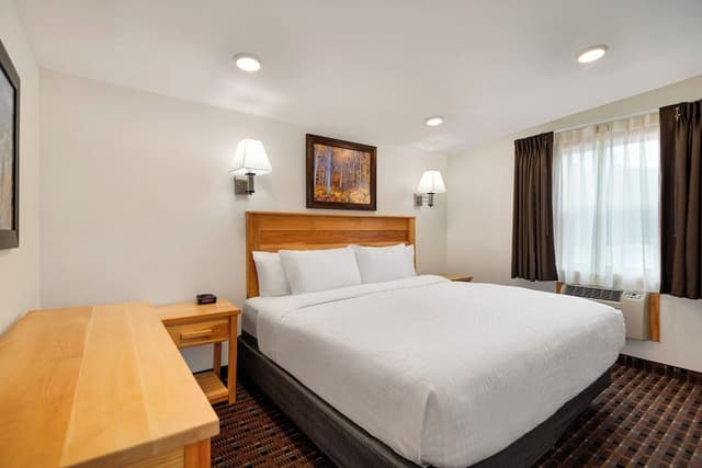 Room, 2 Bedrooms, Kitchen (2 Bathroom)