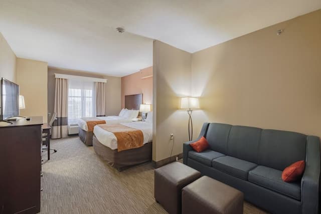 Suite, 2 Queen Beds, Non Smoking