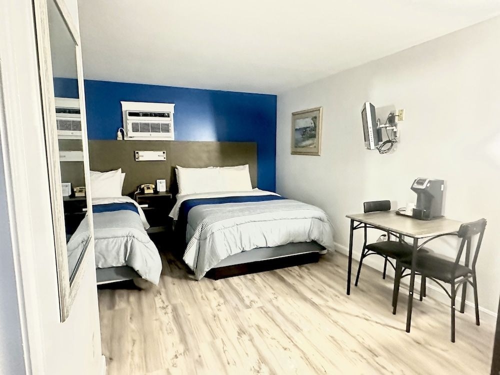 Blue Spruce Motel Townhouses0