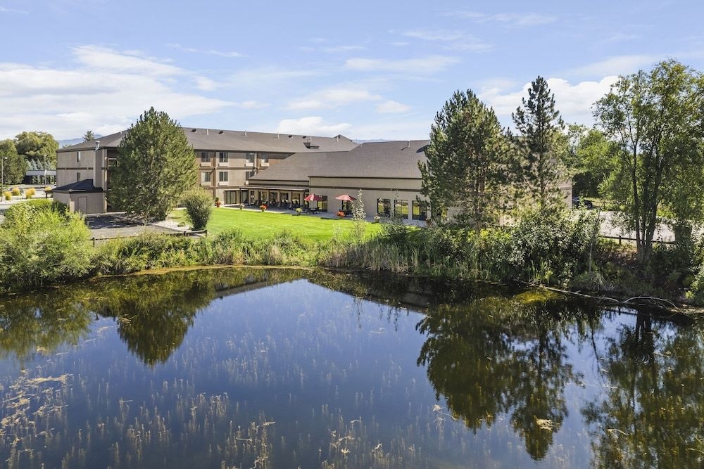 Bitterroot River Inn1