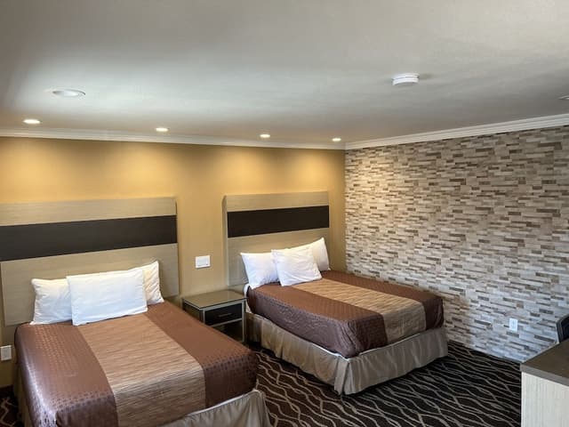 Deluxe Double Bed (Non-Smoking/Smoking)