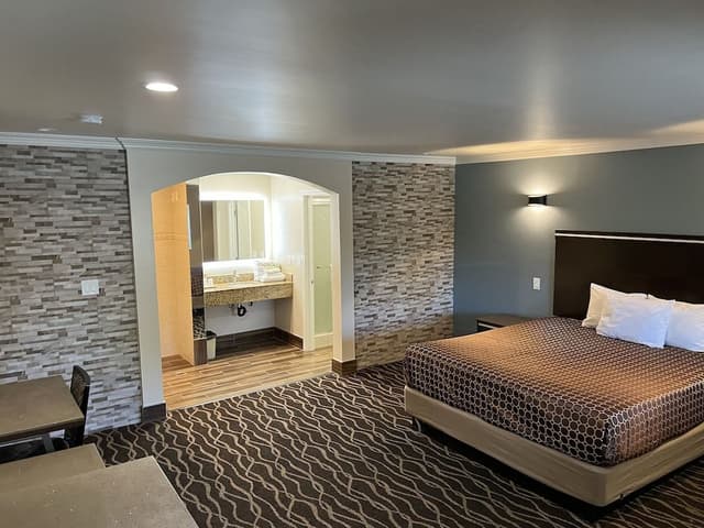 Jetted Spa Suite, 1 King Bed(Non-Smoking)