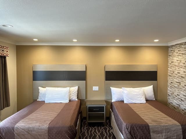 Deluxe Double Bed (Non-Smoking/Smoking)