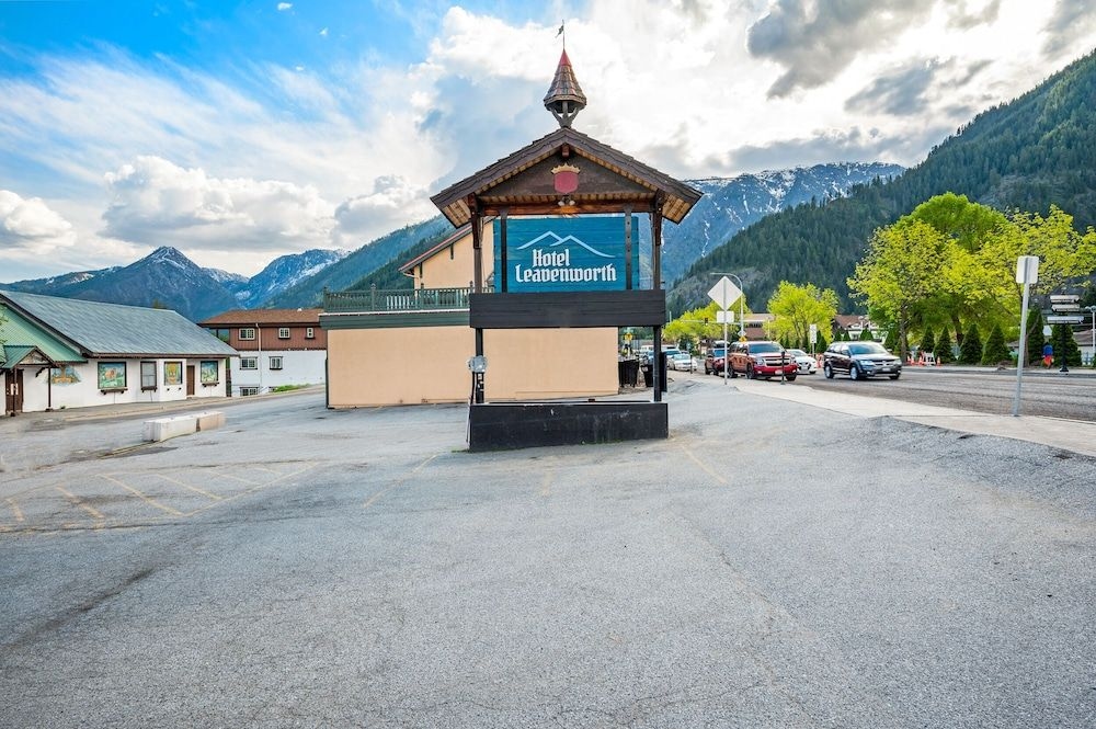 BAVARIAN RITZ1