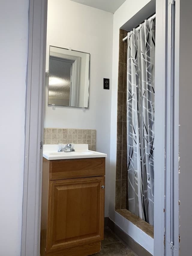 Basic Triple Room