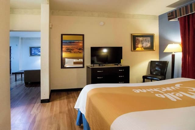 Standard Room, 1 King Bed, Accessible