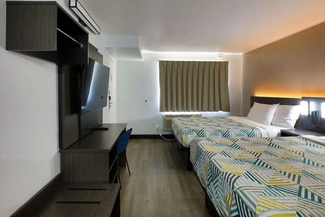 Deluxe Room, 2 Queen Beds, Accessible, Non Smoking