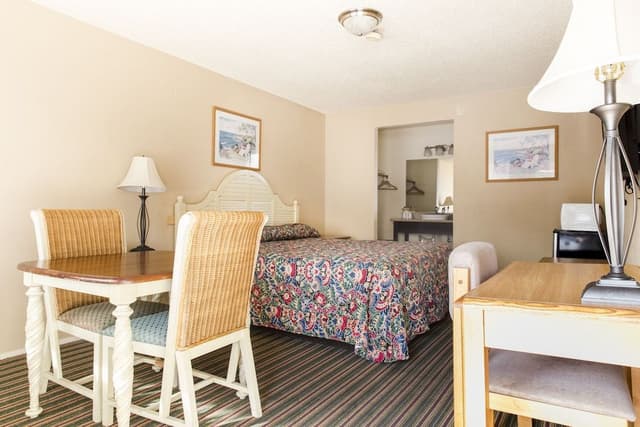 Standard Room, 1 King Bed