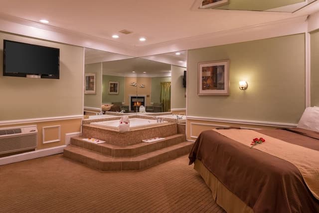 Blue Romantic Theme Suite with Jetted Tub & Fireplace