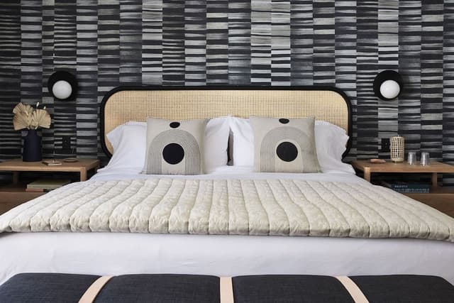 Premium Room, 1 King Bed, Fireplace