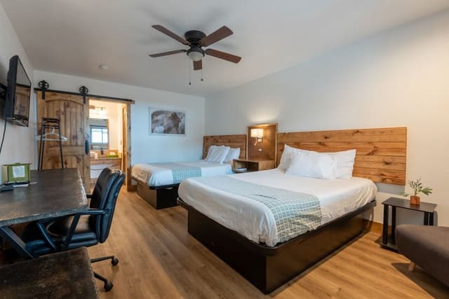 Deluxe Double Room, 2 Queen Beds