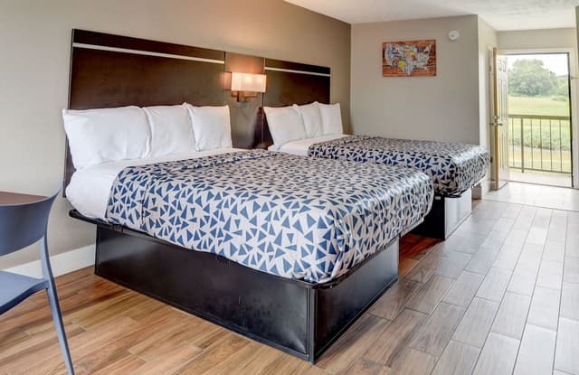 Standard Room, 2 Queen Beds, Non Smoking