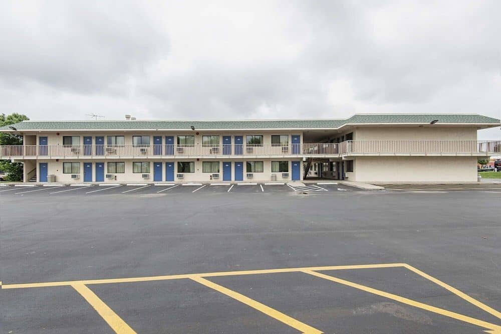 Motel 6 Kansas City North Airport Motel 6 Kansas City North Airport