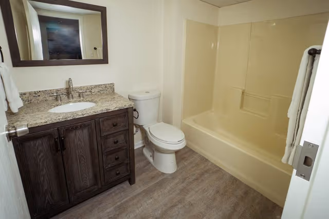 Classic Condo, 1 Bedroom, Pool View