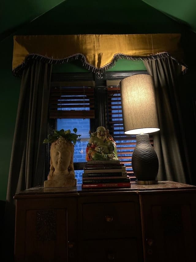 City Triple Room, Shared Bathroom (Wonderer's Suite)