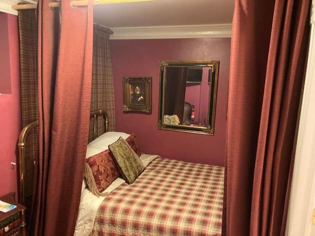 Family House, Private Bathroom (Entire)