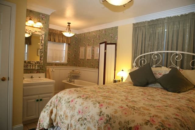 Quadruple Room, 1 Queen Bed